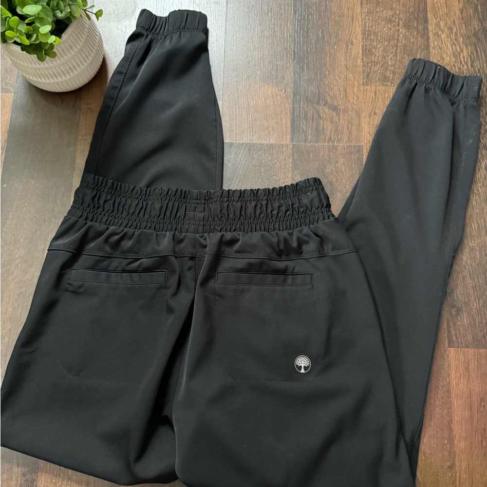 Healing Hands Black Jogger Scrubs - Picture 5 of 7